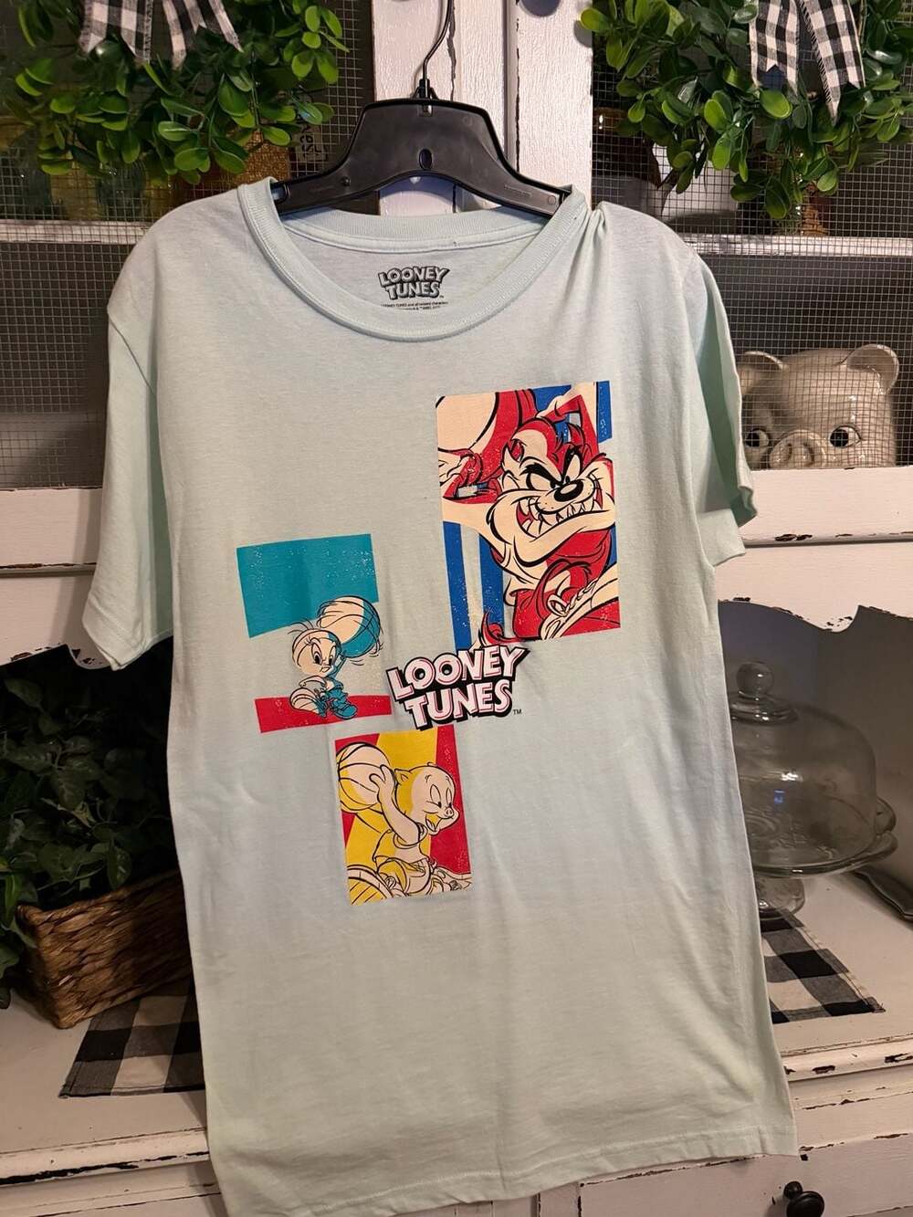 Looney Tunes Basketball Graphic T-Shirt Size S Light Blue Cotton